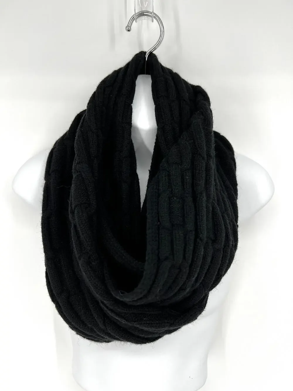 Calvin Klein Black Knit Infinity Scarf Chunky Knit Logo 32